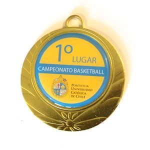 Medalla de metal dorada